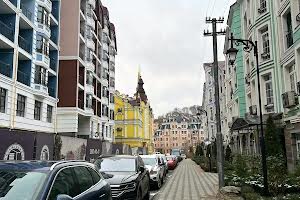 квартира за адресою Дегтярна вул., 20а
