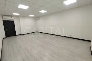 комерційна за адресою Спаська вул., 5