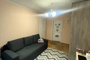 квартира за адресою Наукова вул., 8