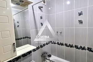 квартира за адресою Шкільна вул. (Героїв Сталінграда), 18
