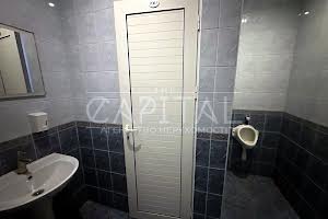 комерційна за адресою Паркова вул., 4