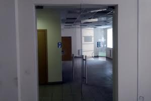 комерційна за адресою Дмитрівська вул., 69