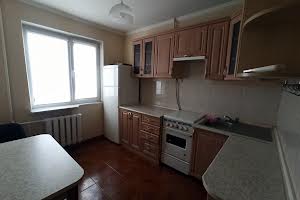 комерційна за адресою Празька вул., 32
