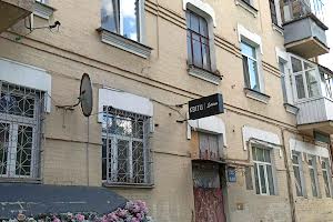 комерційна за адресою Антоновича вул. (Горького), 59