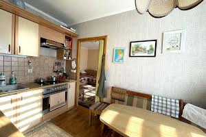 квартира за адресою Тролейбусна вул., 8