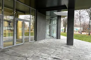 комерційна за адресою Пилипа Орлика просп. (Ілліча), 16