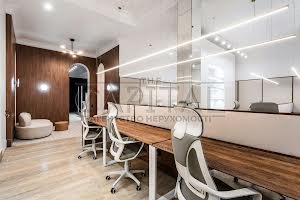 комерційна за адресою Саксаганського вул., 58