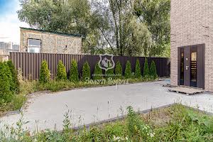 комерційна за адресою Виноградна вул., 6