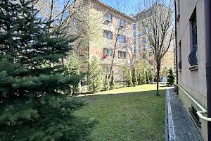 квартира за адресою Івана Карпинця вул. (), 8