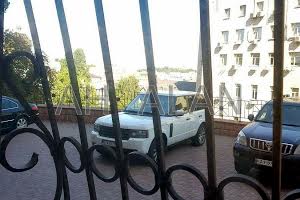 комерційна за адресою Паторжинського вул., 14