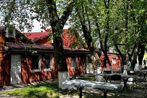 комерційна за адресою Польова вул., 4