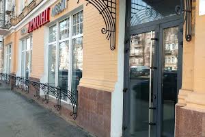 комерційна за адресою Верхній Вал вул., 30-А
