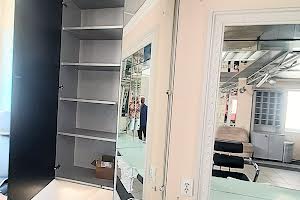 коммерческая по адресу Грушевського ул., 57