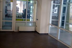 комерційна за адресою Незалежності вул., 32 а