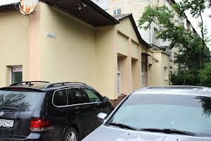 комерційна за адресою Чорновола вул., 136