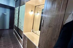квартира за адресою Довженка вул., 3