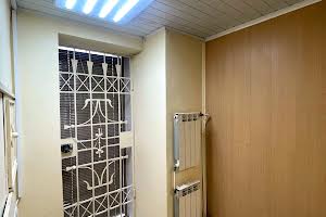 комерційна за адресою Дмитра Яворницького просп. (Карла Маркса), 111А