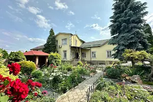 будинок за адресою Січових Стрільців вул. (Артема), 95
