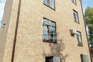 комерційна за адресою Виноградна вул., 6