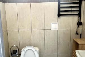 комерційна за адресою Корятовича пл., 28