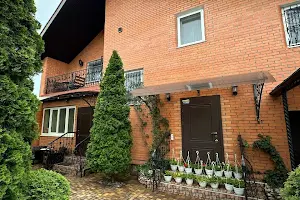 будинок за адресою Набережна, 5