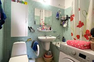 квартира за адресою Тролейбусна вул., 8