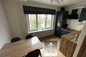 квартира за адресою Автозаводська вул., 6