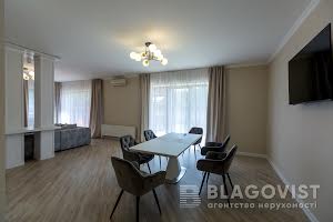 будинок за адресою Берегова вул., 1