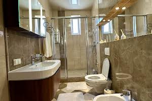 квартира за адресою Івана Карпинця вул. (), 8