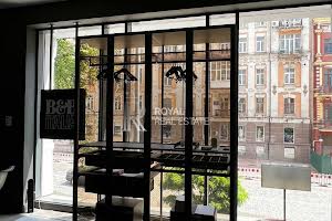 комерційна за адресою Володимирська вул., 38