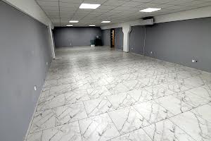 комерційна за адресою Садова вул., 2а/1