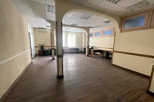 комерційна за адресою Саксаганського вул., 67-Б