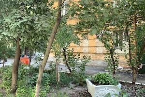комерційна за адресою Пирогова вул., 2
