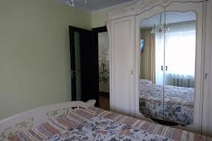 квартира за адресою Олеси Гочара, 7