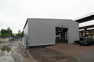 комерційна за адресою Будівельників вул., 1