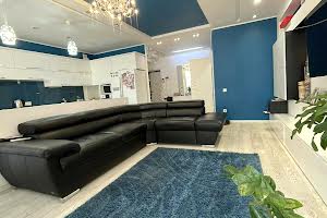 квартира за адресою Степана Бандери просп., 62