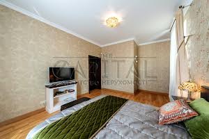 будинок за адресою Світанкова вул., 38