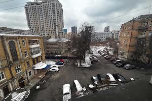 комерційна за адресою Саксаганського вул., 67-Б