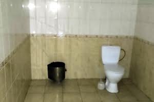 комерційна за адресою Центральна, 1