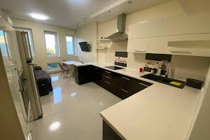 квартира за адресою Федора Ернста вул., 16-В