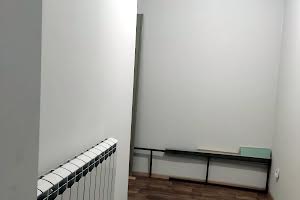 комерційна за адресою Петропавлівська вул., 74