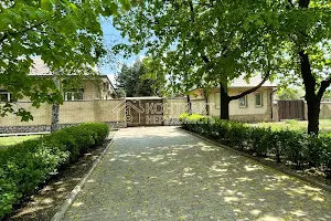 будинок за адресою Льва Ландау просп. (50-річчя СРСР), 132