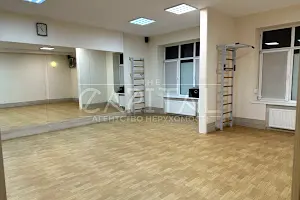 комерційна за адресою Машинобудівників вул., 17