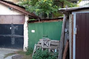 комерційна за адресою Базарна вул., 8