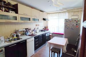 квартира за адресою Космонавтів просп., 42