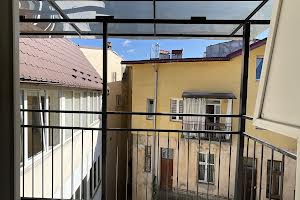 комерційна за адресою Туган Барановського, 16