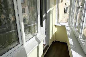 квартира за адресою Героїв України вул., 14