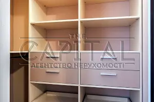 будинок за адресою Вишнева, 1