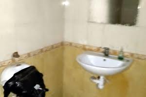 комерційна за адресою Центральна, 1