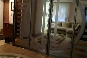 квартира за адресою Зарічанська вул., 8